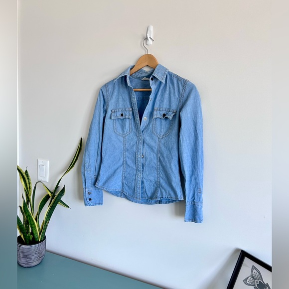 American Eagle Outfitters Denim Looking Button-Up Shirt - 100% Cotton - Picture 2 of 11